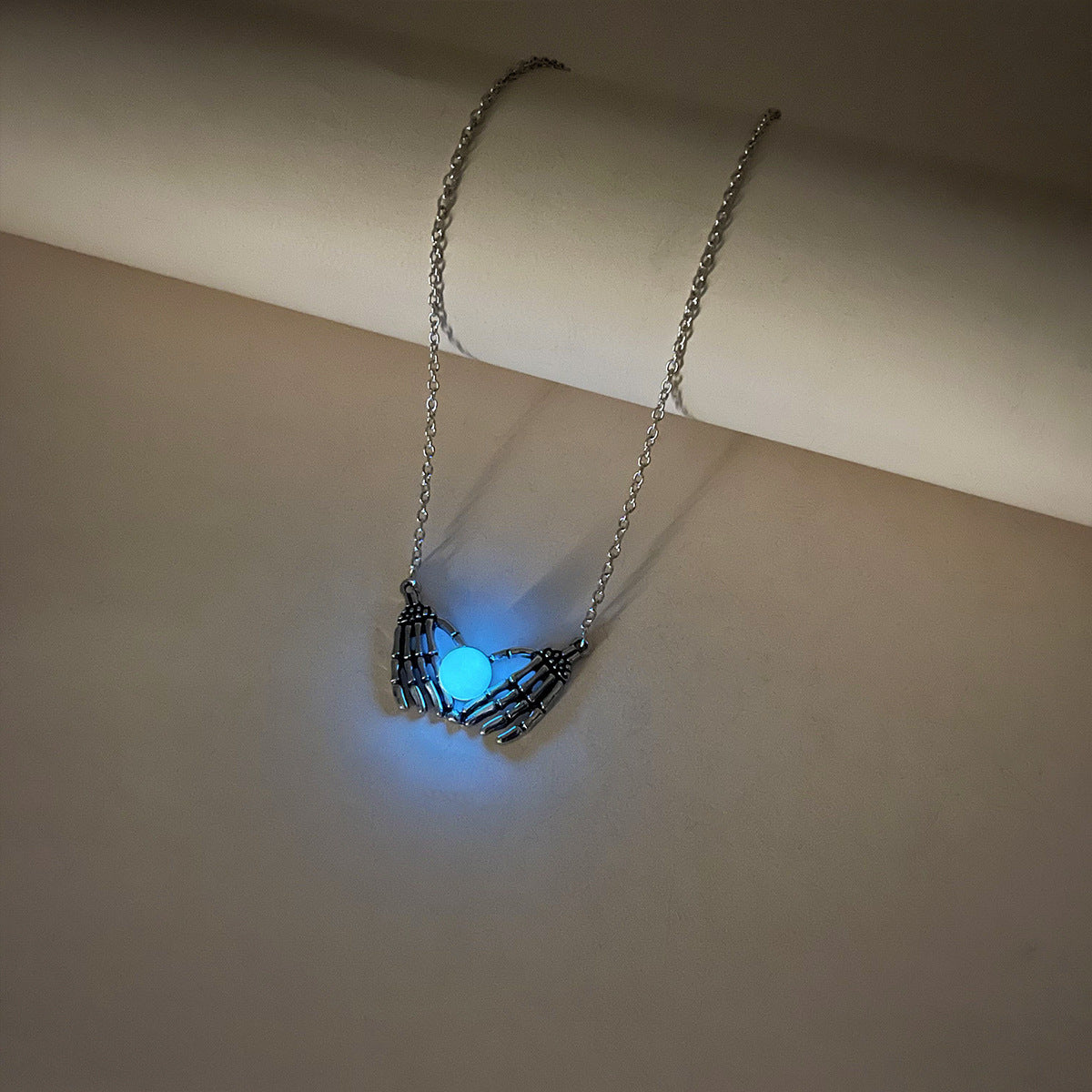 Fashion Halloween Skull Palm Heart Pendant Luminous Necklace For Women Glowing Jewelry Rope Chain Choker Party Statement Gift (Available)