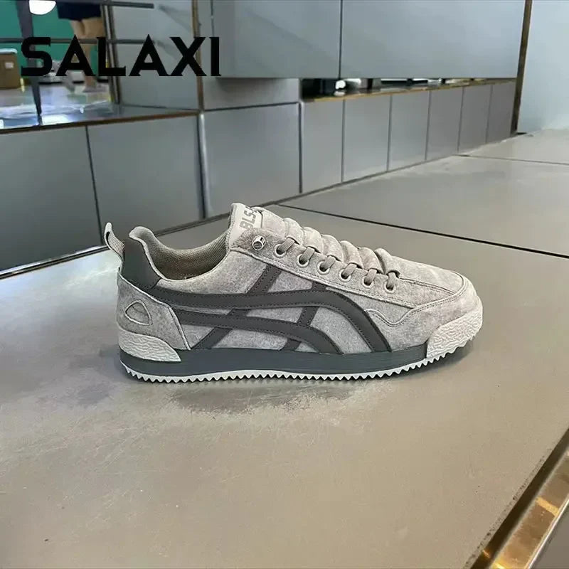 White Canvas Shoes Breathable Casual Shoes Korean Men Slip-on Couples Sneakers Comfortable Outdoor Sneakers Walking Flats Shoes  (Available)