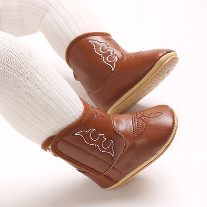 New Anti Slip Rubber Soled Walking Shoes For Young Children Fashionable Embroidered Leather Boots Newborn Shoes