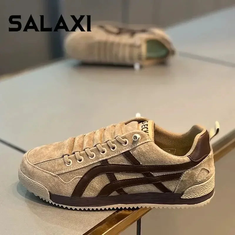 White Canvas Shoes Breathable Casual Shoes Korean Men Slip-on Couples Sneakers Comfortable Outdoor Sneakers Walking Flats Shoes (Available)