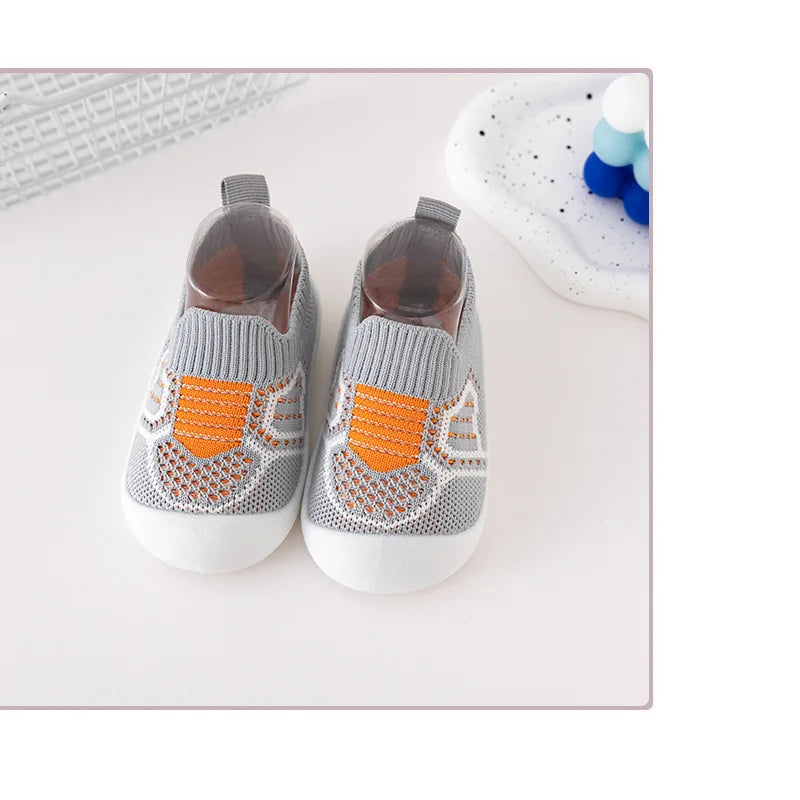 New children's toddler shoes hit spring and autumn casual versatile baby shoes soft sole kick