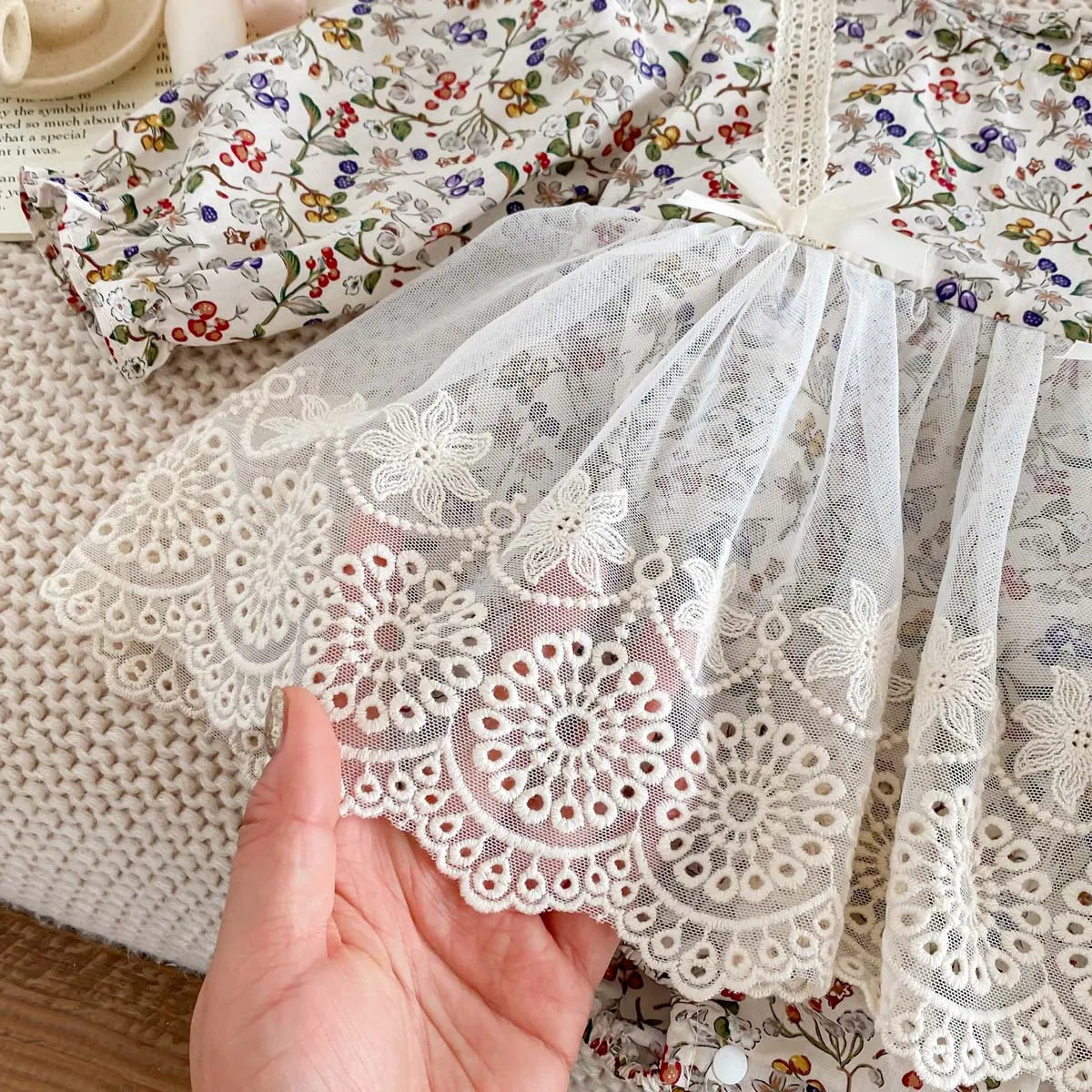 Newborn Girl Romper  Lace Cut Out Floral Dress   Long Sleeved+ Hat Baby Girl Bodysuit Baby Clothes 0-24 Months