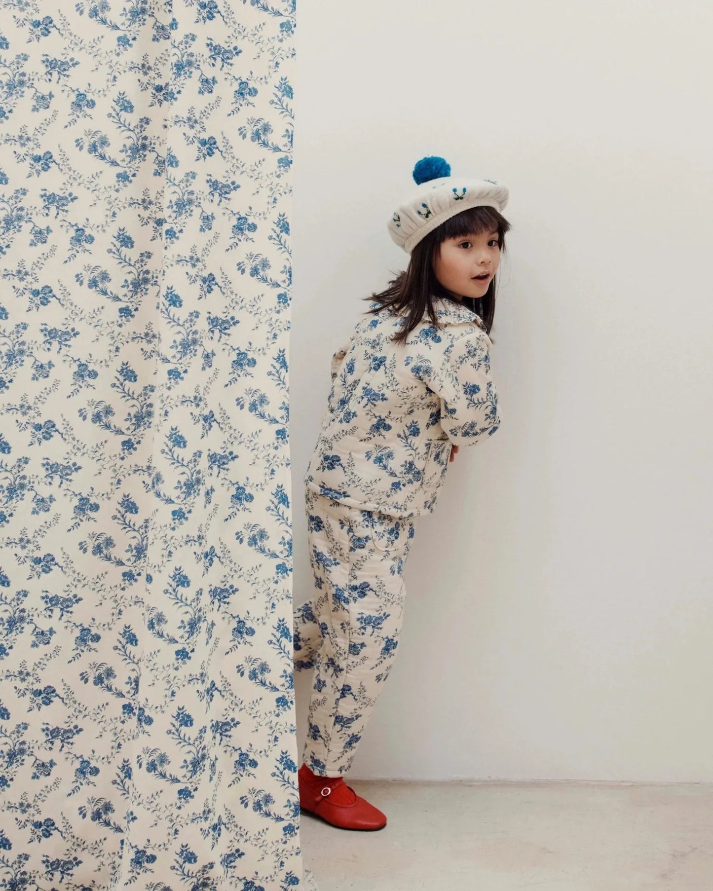 Girls' Dresses 2025 Fall New Arrivals Printed Embroidered Princess Dress Cotton Warm Girls' Jacket Peter Pan Collar Knit Sweater