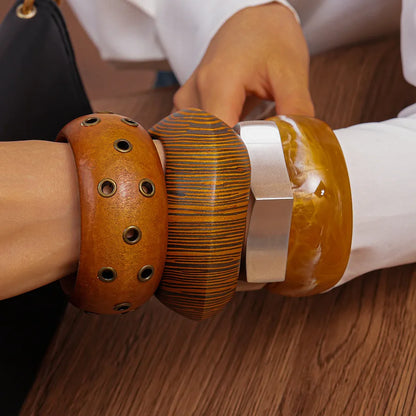 Many European and American Exaggerated Bangles for Women Personalized Bracelets High-end Simple Fashion Hand Accessories