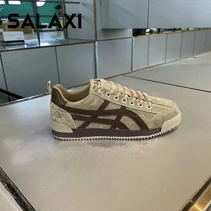 White Canvas Shoes Breathable Casual Shoes Korean Men Slip-on Couples Sneakers Comfortable Outdoor Sneakers Walking Flats Shoes  (Available)