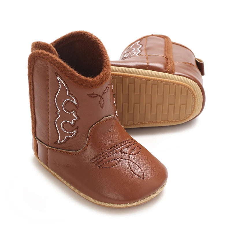 New Anti Slip Rubber Soled Walking Shoes For Young Children Fashionable Embroidered Leather Boots Newborn Shoes