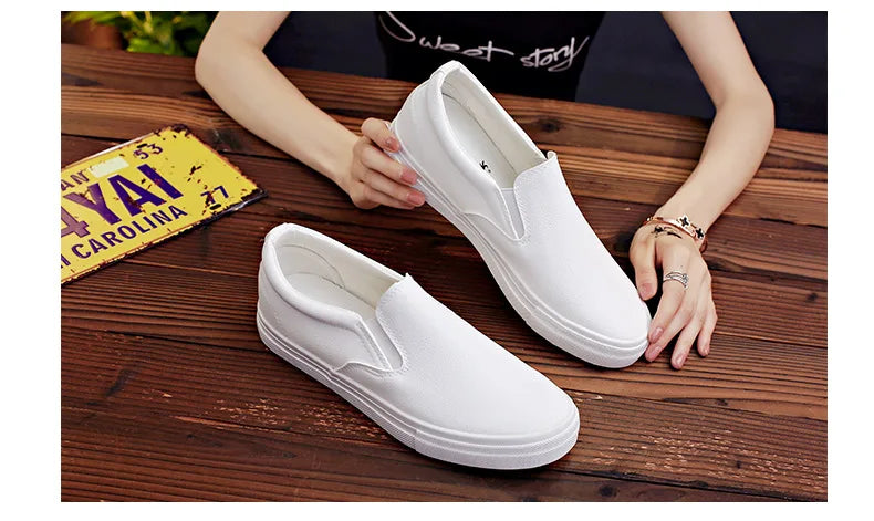 New Shoes for Men Leather Casual Shoes Spring Fashion Concise Flat Shoes 2 Colors Slip-on Loafers (Available)