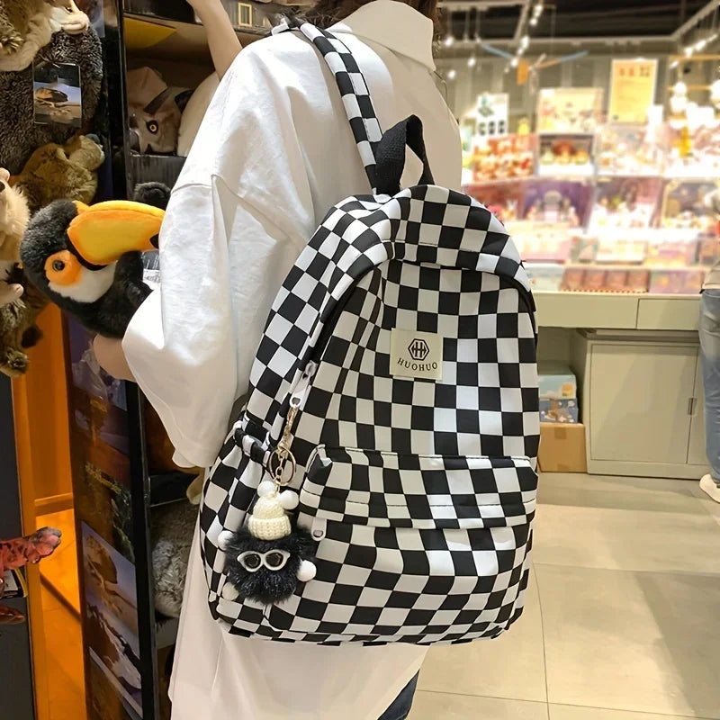 Schoolbags for female junior high school students, high school students, middle school students, girls' checkerboard backpacks