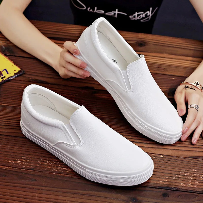 New Shoes for Men Leather Casual Shoes Spring Fashion Concise Flat Shoes 2 Colors Slip-on Loafers (Available)