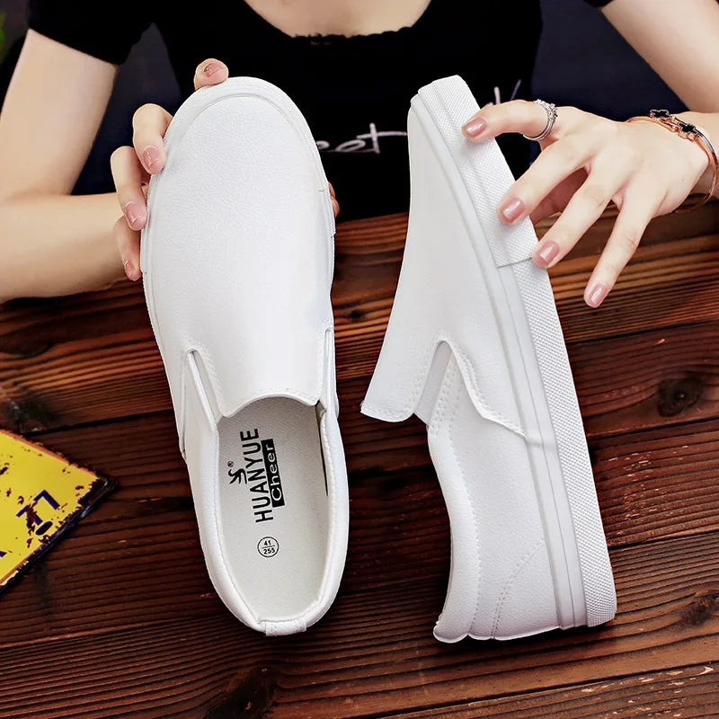 New Shoes for Men Leather Casual Shoes Spring Fashion Concise Flat Shoes 2 Colors Slip-on Loafers (Available)