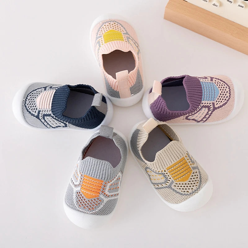 New children's toddler shoes hit spring and autumn casual versatile baby shoes soft sole kick