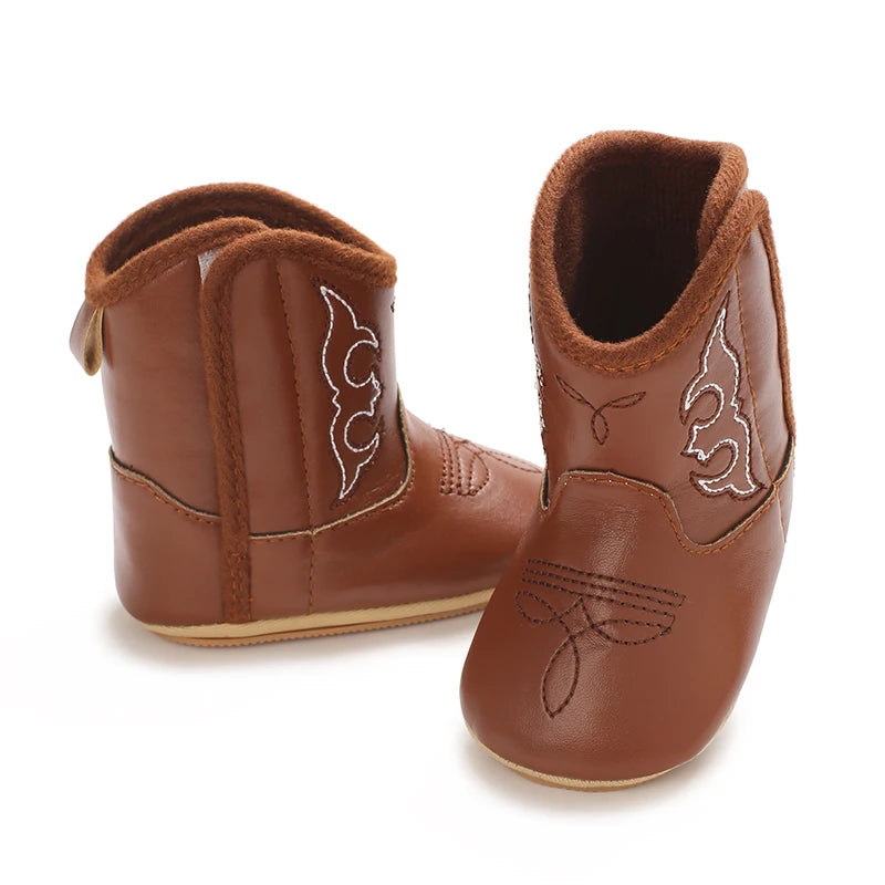 New Anti Slip Rubber Soled Walking Shoes For Young Children Fashionable Embroidered Leather Boots Newborn Shoes