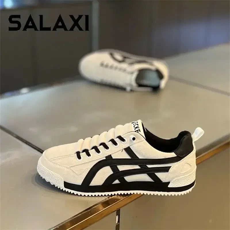 White Canvas Shoes Breathable Casual Shoes Korean Men Slip-on Couples Sneakers Comfortable Outdoor Sneakers Walking Flats Shoes  (Available)