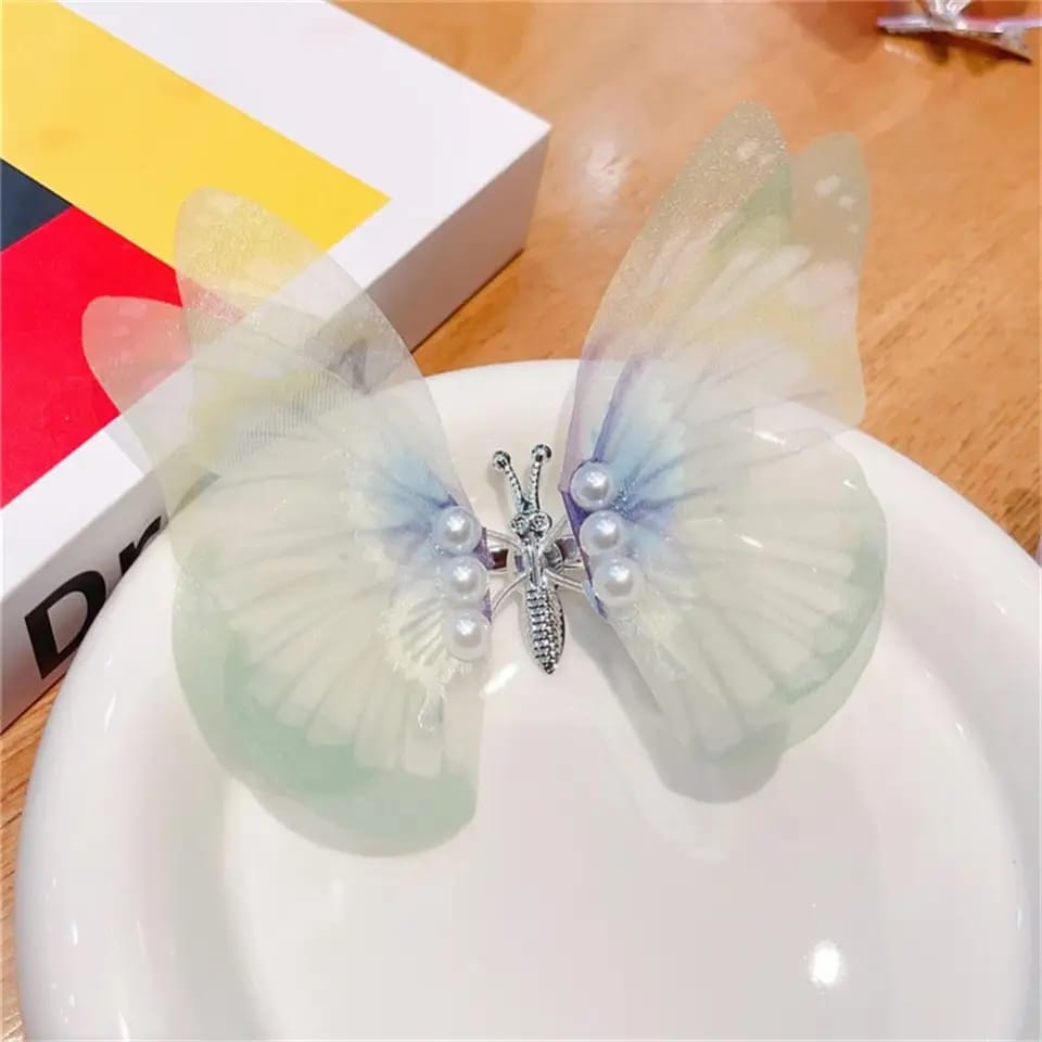 Children's Butterfly Push Hair clip!!   (Available)