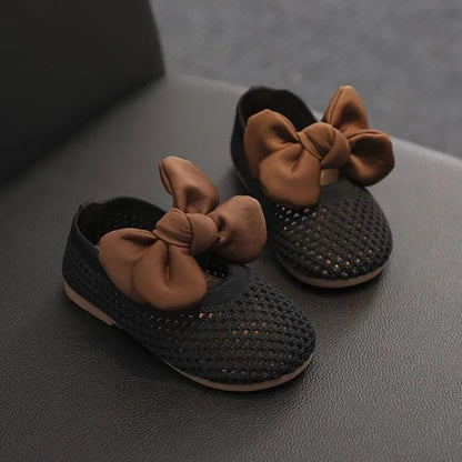 Summer New Children's Shoes Fashion Soft Bottom Baby Breathable Little Princess Hole Mesh Shoes (Available)